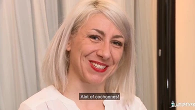 Зрелая блондинка принимает сперму в очко, после жесткого двойного вхождения