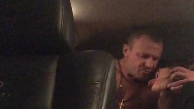 Елену Беркову трахает в тачке ее бывший парень. Поимел в рот и в пизду участницу Дом-2.