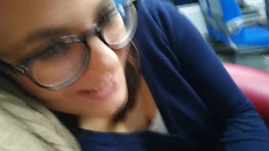 Чувак показал незнакомке член в автобусе, чем заманил к себе на сидения на минет