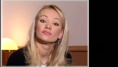 Русская гимнасточка как ни отказывалась, но всё равно дала Вудману в попу